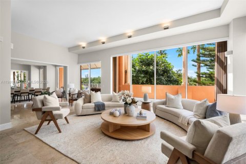 Купить кондоминиум в Корал-Гейблс, Флорида 5 спален, 418.06м2, № 2051047 - фото 3