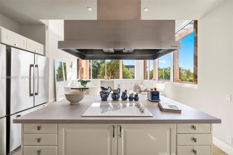 Купить кондоминиум в Корал-Гейблс, Флорида 5 спален, 418.06м2, № 2051047 - фото 27