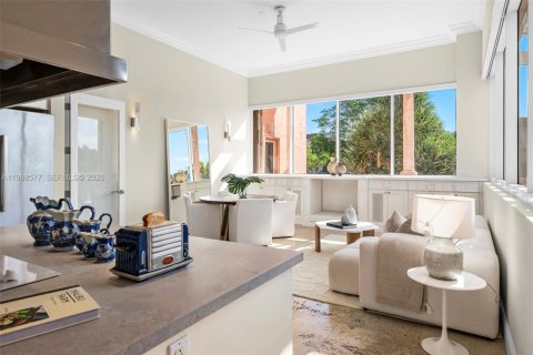 Купить кондоминиум в Корал-Гейблс, Флорида 5 спален, 418.06м2, № 2051047 - фото 29