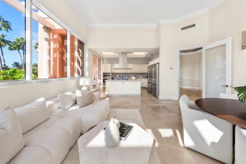 Купить кондоминиум в Корал-Гейблс, Флорида 5 спален, 418.06м2, № 2051047 - фото 24