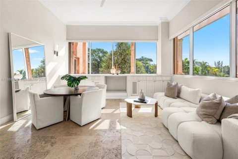 Купить кондоминиум в Корал-Гейблс, Флорида 5 спален, 418.06м2, № 2051047 - фото 17