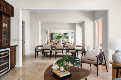 Купить кондоминиум в Корал-Гейблс, Флорида 5 спален, 418.06м2, № 2051047 - фото 10