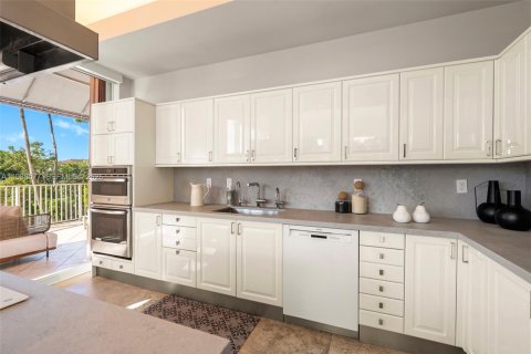 Купить кондоминиум в Корал-Гейблс, Флорида 5 спален, 418.06м2, № 2051047 - фото 23