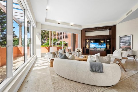 Купить кондоминиум в Корал-Гейблс, Флорида 5 спален, 418.06м2, № 2051047 - фото 13