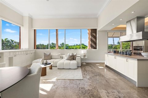 Купить кондоминиум в Корал-Гейблс, Флорида 5 спален, 418.06м2, № 2051047 - фото 16