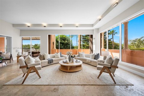 Купить кондоминиум в Корал-Гейблс, Флорида 5 спален, 418.06м2, № 2051047 - фото 2