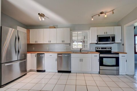Villa ou maison à vendre à Port Charlotte, Floride: 2 chambres, 87.89 m2 № 2141966 - photo 21