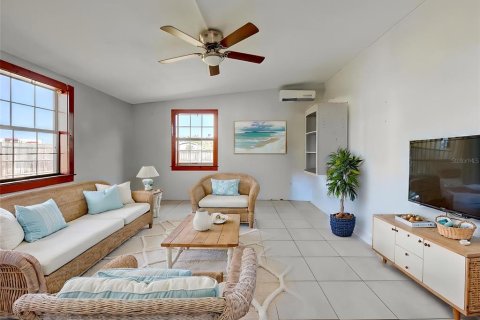 Villa ou maison à vendre à Port Charlotte, Floride: 2 chambres, 87.89 m2 № 2141966 - photo 5