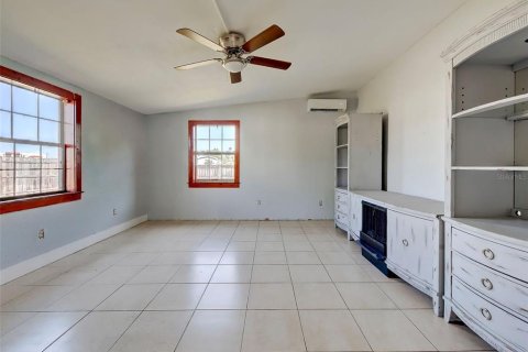 Villa ou maison à vendre à Port Charlotte, Floride: 2 chambres, 87.89 m2 № 2141966 - photo 30