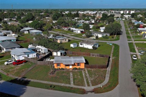 Villa ou maison à vendre à Port Charlotte, Floride: 2 chambres, 87.89 m2 № 2141966 - photo 9