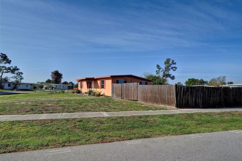 Villa ou maison à vendre à Port Charlotte, Floride: 2 chambres, 87.89 m2 № 2141966 - photo 16