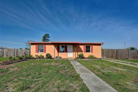 Villa ou maison à vendre à Port Charlotte, Floride: 2 chambres, 87.89 m2 № 2141966 - photo 13