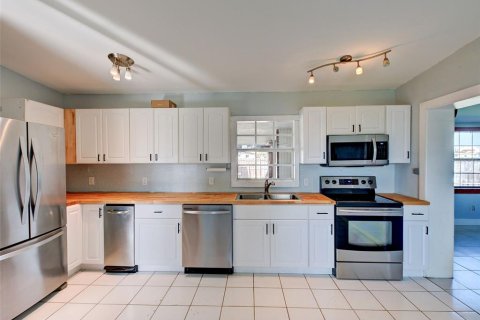 Villa ou maison à vendre à Port Charlotte, Floride: 2 chambres, 87.89 m2 № 2141966 - photo 24