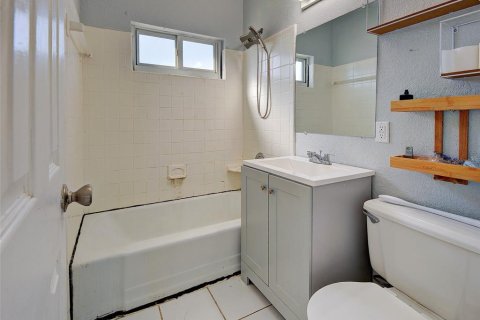 Villa ou maison à vendre à Port Charlotte, Floride: 2 chambres, 87.89 m2 № 2141966 - photo 29