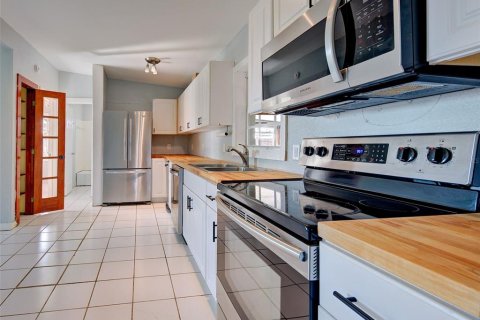 Villa ou maison à vendre à Port Charlotte, Floride: 2 chambres, 87.89 m2 № 2141966 - photo 23