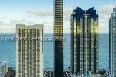 Купить кондоминиум в Санни-Айлс-Бич, Флорида 3 спальни, 606.09м2, № 2046638 - фото 21