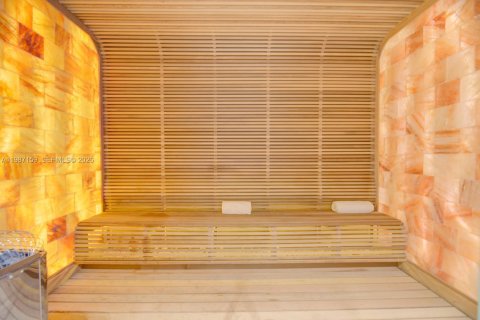 Купить кондоминиум в Санни-Айлс-Бич, Флорида 3 спальни, 606.09м2, № 2046638 - фото 23