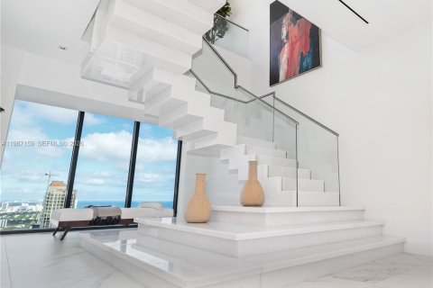 Купить кондоминиум в Санни-Айлс-Бич, Флорида 3 спальни, 606.09м2, № 2046638 - фото 2