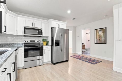 Villa ou maison à vendre à Tampa, Floride: 3 chambres, 85.93 m2 № 2210649 - photo 6