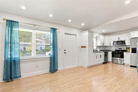 Villa ou maison à vendre à Tampa, Floride: 3 chambres, 85.93 m2 № 2210649 - photo 8