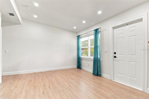 Villa ou maison à vendre à Tampa, Floride: 3 chambres, 85.93 m2 № 2210649 - photo 10