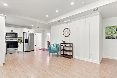 Villa ou maison à vendre à Tampa, Floride: 3 chambres, 85.93 m2 № 2210649 - photo 7