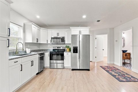 Villa ou maison à vendre à Tampa, Floride: 3 chambres, 85.93 m2 № 2210649 - photo 5