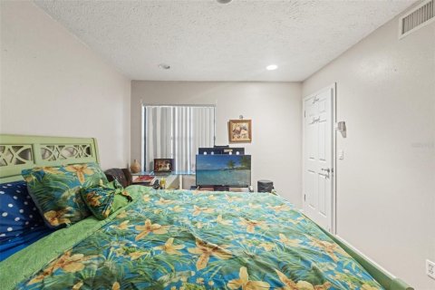 Condo in Port Richey, Florida, 2 bedrooms  № 1792926 - photo 11