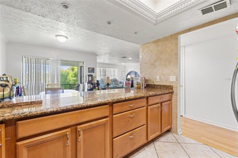 Condo in Port Richey, Florida, 2 bedrooms  № 1792926 - photo 18