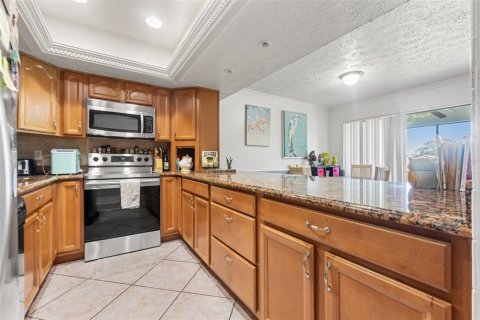 Condo in Port Richey, Florida, 2 bedrooms  № 1792926 - photo 17