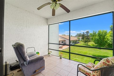 Condo in Port Richey, Florida, 2 bedrooms  № 1792926 - photo 25