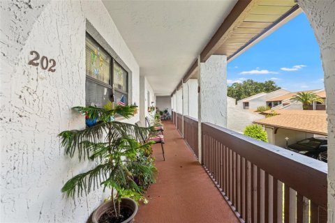 Condo in Port Richey, Florida, 2 bedrooms  № 1792926 - photo 28