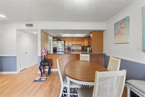 Condo in Port Richey, Florida, 2 bedrooms  № 1792926 - photo 15