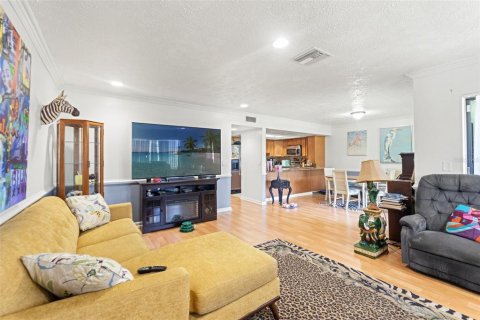 Condo in Port Richey, Florida, 2 bedrooms  № 1792926 - photo 7