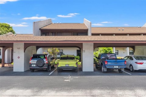 Condo in Port Richey, Florida, 2 bedrooms  № 1792926 - photo 26
