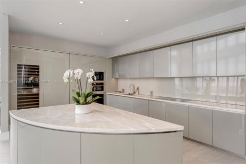 Copropriété à vendre à Sunny Isles Beach, Floride: 5 chambres, 570.23 m2 № 1764522 - photo 16