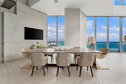 Copropriété à vendre à Sunny Isles Beach, Floride: 5 chambres, 570.23 m2 № 1764522 - photo 15