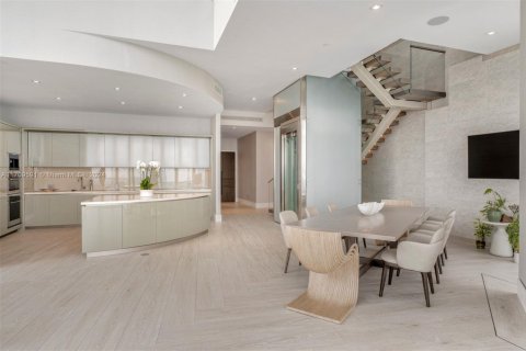 Copropriété à vendre à Sunny Isles Beach, Floride: 5 chambres, 570.23 m2 № 1764522 - photo 14