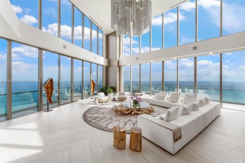 Copropriété à vendre à Sunny Isles Beach, Floride: 5 chambres, 570.23 m2 № 1764522 - photo 1