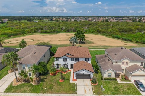 Casa en venta en Kissimmee, Florida, 5 dormitorios, 333.7 m2 № 2342309 - foto 3