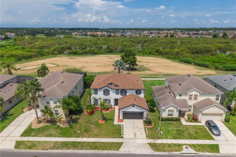 Casa en venta en Kissimmee, Florida, 5 dormitorios, 333.7 m2 № 2342309 - foto 4