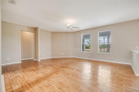 Casa en venta en Kissimmee, Florida, 5 dormitorios, 333.7 m2 № 2342309 - foto 25
