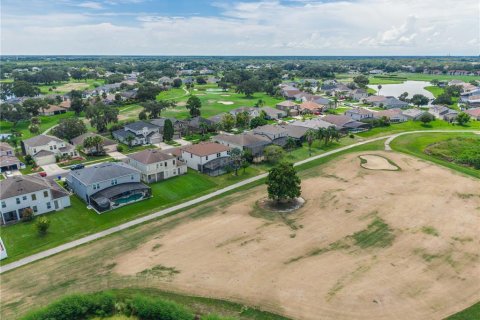 Casa en venta en Kissimmee, Florida, 5 dormitorios, 333.7 m2 № 2342309 - foto 11