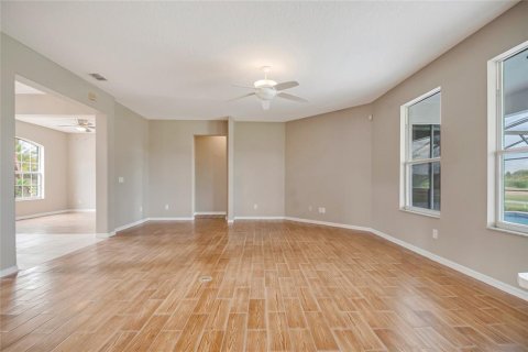 Casa en venta en Kissimmee, Florida, 5 dormitorios, 333.7 m2 № 2342309 - foto 26