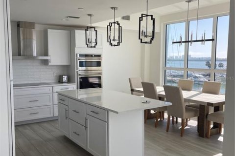Appartement à louer à Clearwater, Floride: 3 chambres, 237.37 m2 № 1820480 - photo 2