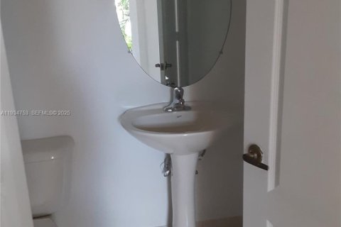 Casa en alquiler en Homestead, Florida, 5 dormitorios, 192.31 m2 № 1992939 - foto 15