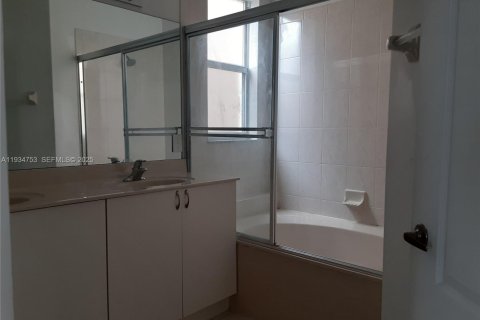 Casa en alquiler en Homestead, Florida, 5 dormitorios, 192.31 m2 № 1992939 - foto 14