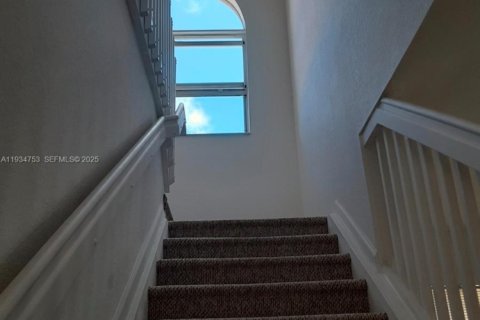 Casa en alquiler en Homestead, Florida, 5 dormitorios, 192.31 m2 № 1992939 - foto 7