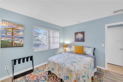House in Sarasota, Florida 2 bedrooms, 121.89 sq.m. № 2218410 - photo 26