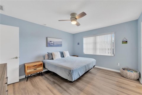 House in Sarasota, Florida 2 bedrooms, 121.89 sq.m. № 2218410 - photo 22